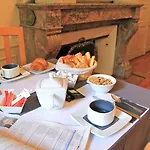 Du Mail Hotel