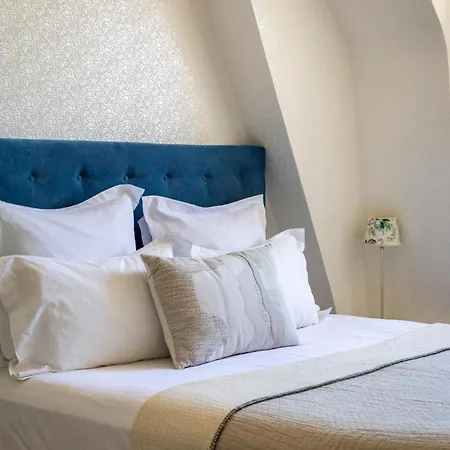 Du Mail Hotel